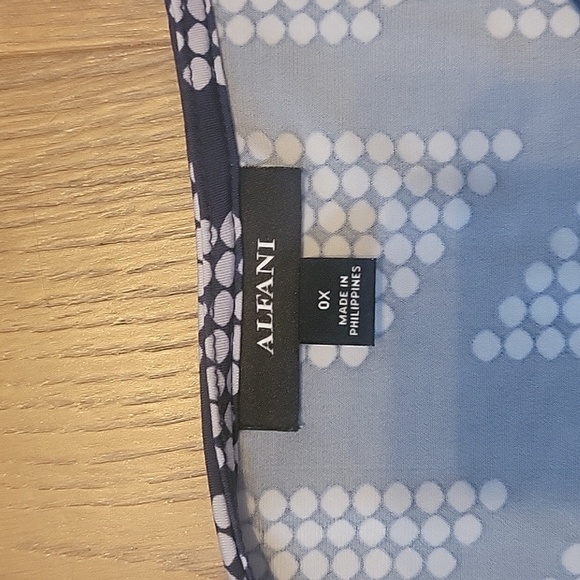 Alfani Navy Blue Patterned Top Size OX - Picture 4 of 4